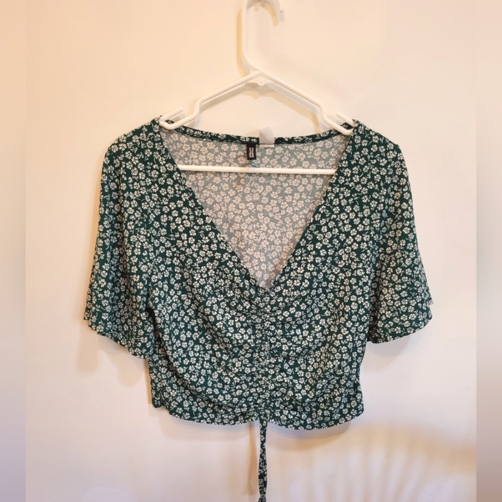 H&M crop top, short sleeves